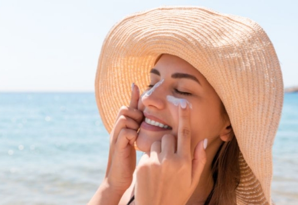 ¿Cuáles son los mejores solares y cosméticos para proteger mi piel en verano?